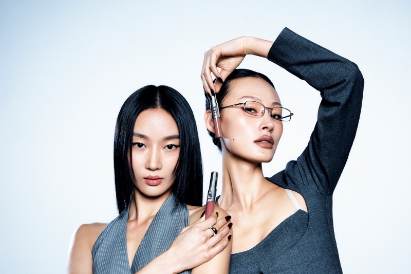 Laka Perfect Twin Lip Main Visual